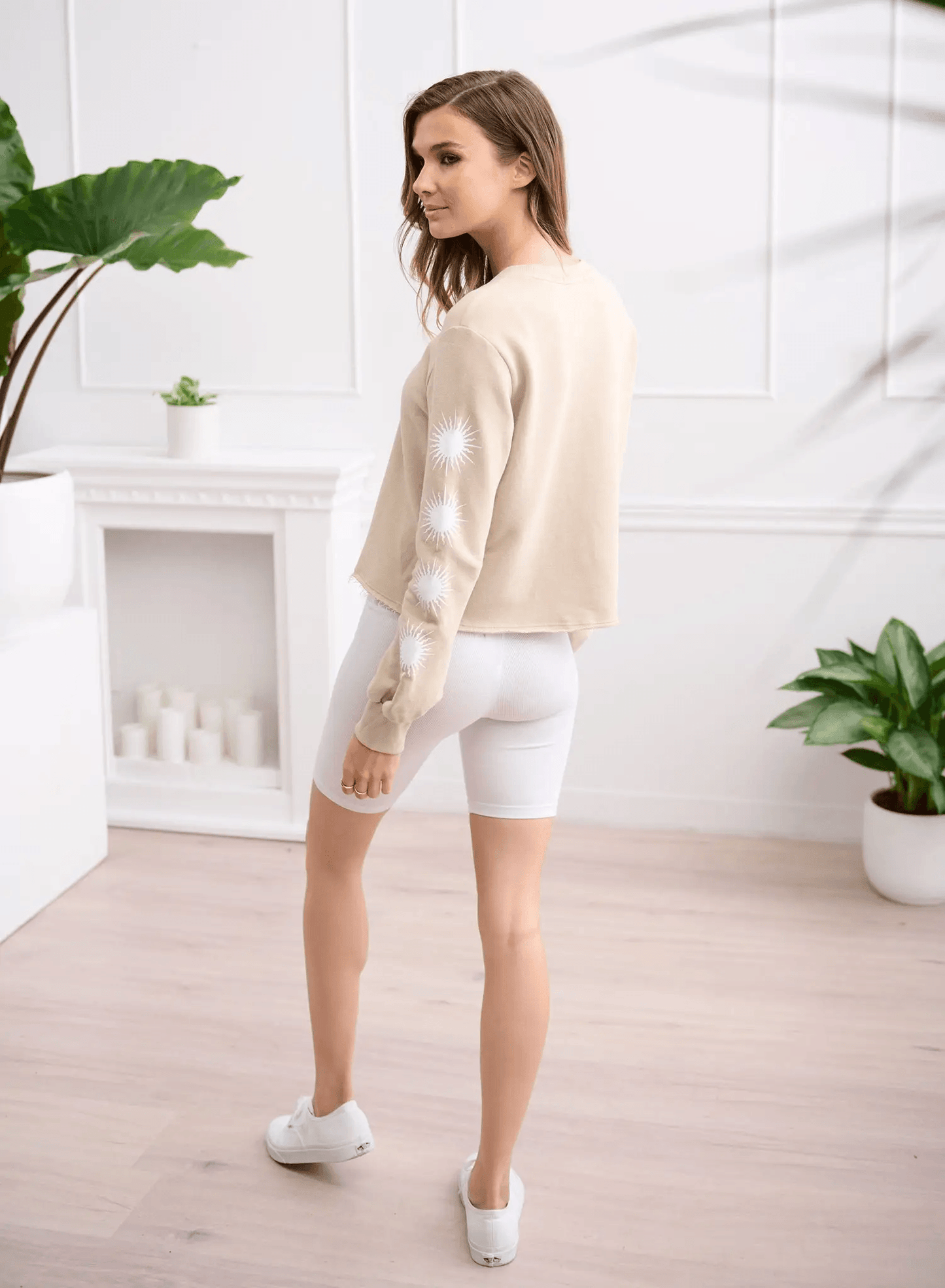 CHRLDR SOLAR SLEEVES Lounge Balloon Sleeve Top - Taupe - Kota Wellness