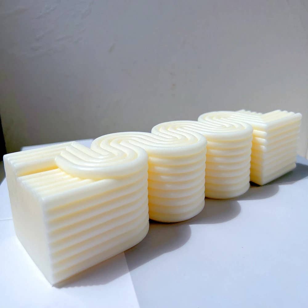 Maison De Lueur - DIO | Nordic S Shape Wave Pillar Candle | Eco soy wax
