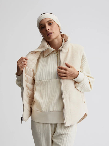 Varley Ellis Reversible Quilt Gilet - Sandshell/Silver Lining