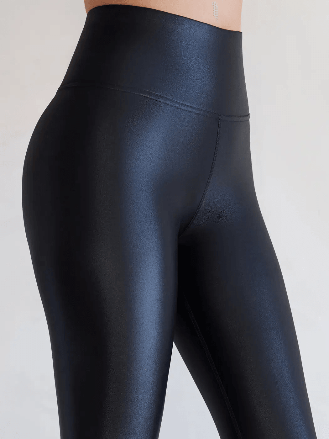 Carbon38 High Rise Full-length Legging in Takara Shine - Black - Kota Wellness