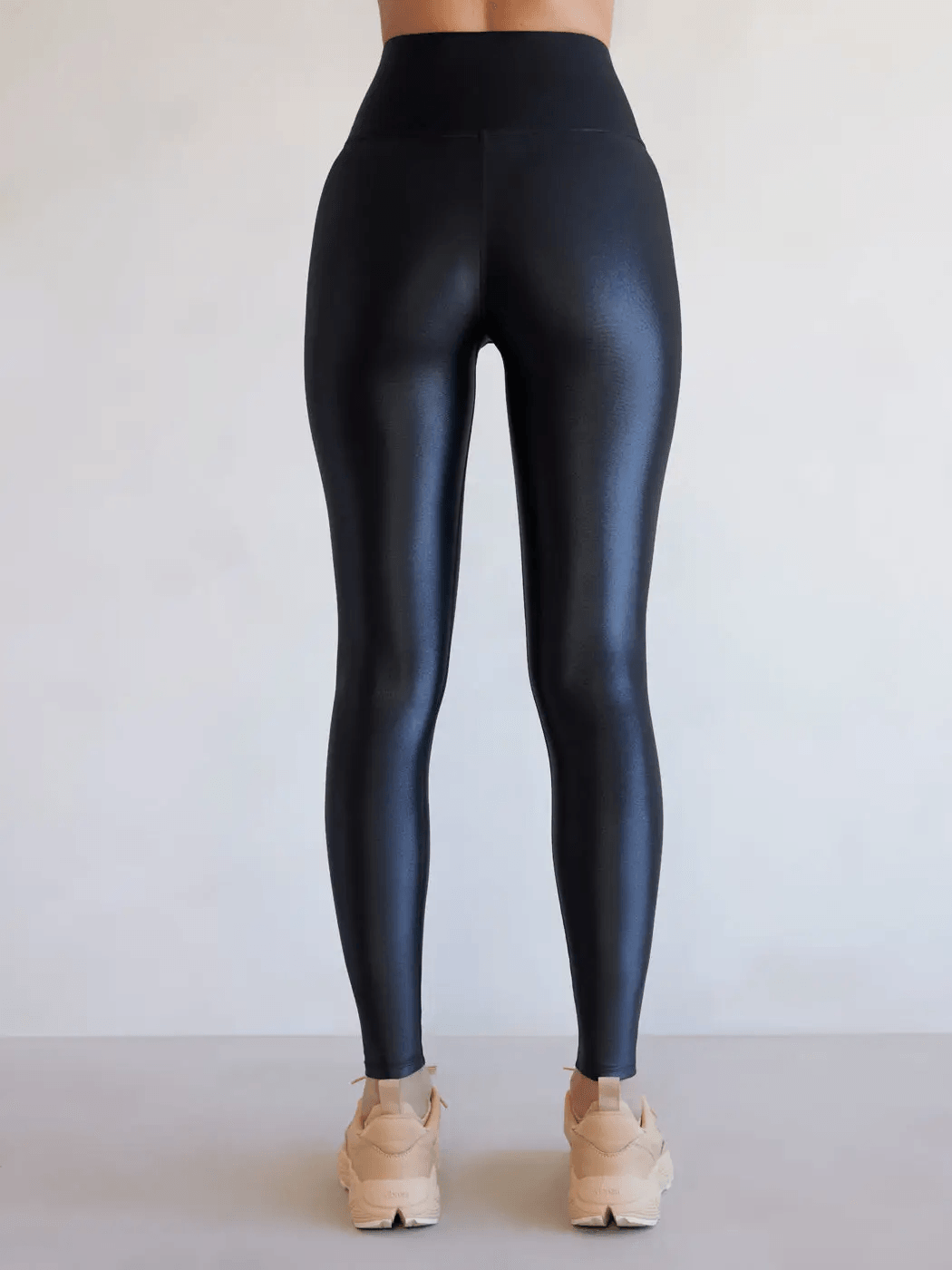 Carbon38 High Rise Full-length Legging in Takara Shine - Black - Kota Wellness