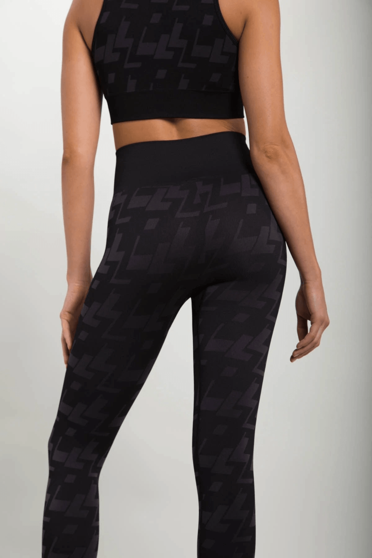 Mono B Seamless Geometric Print Leggings - Charcoal - Kota Wellness