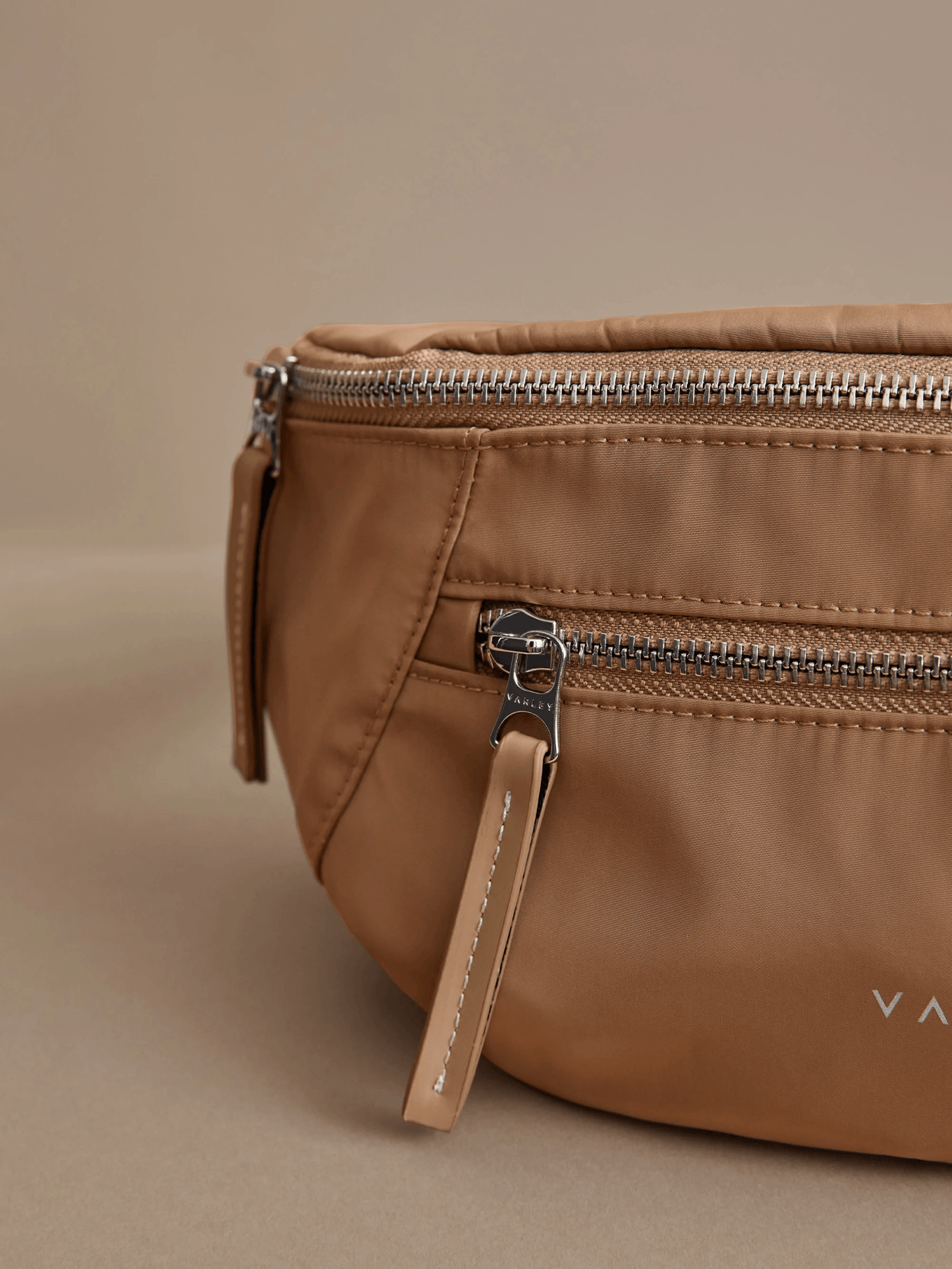 Varley Lasson Belt Bag - Sesame - Kota Wellness
